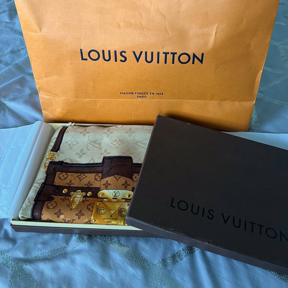 Louis Vuitton Monogram Shawl/Scarf/Wrap
